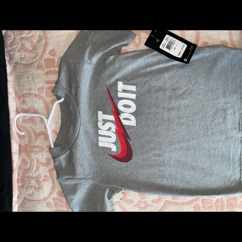 Nike t shirt - sz 4T